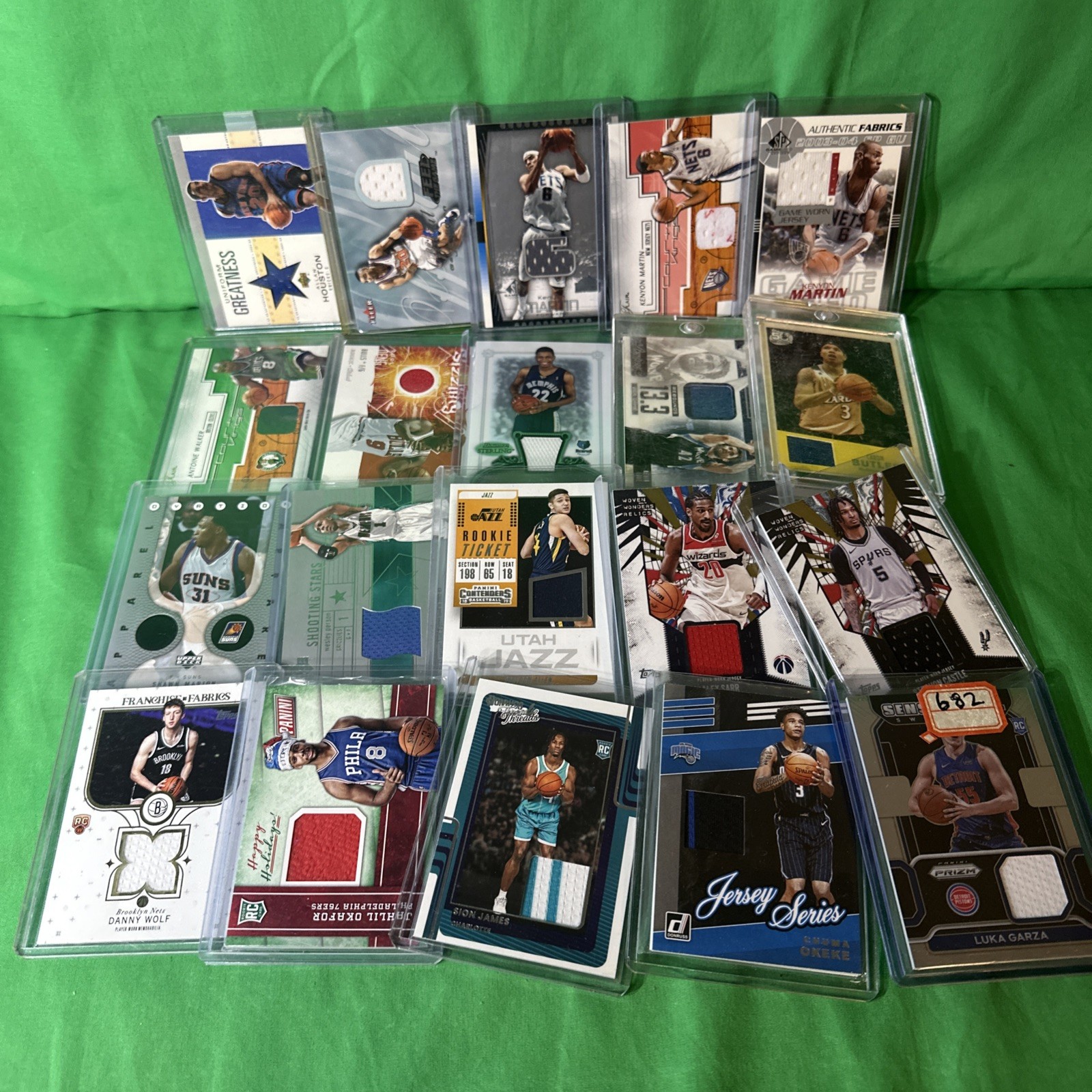 Huge 450+ Basketball Card Lot: All Auto’s, Graded, Numbered Or Patch Loaded!! view 21