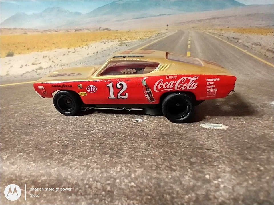 Tablero Personalizado Ford Torino #12 Bobby Allison Coca-Cola Coche Ultra G Chasis Foto 3 de 4