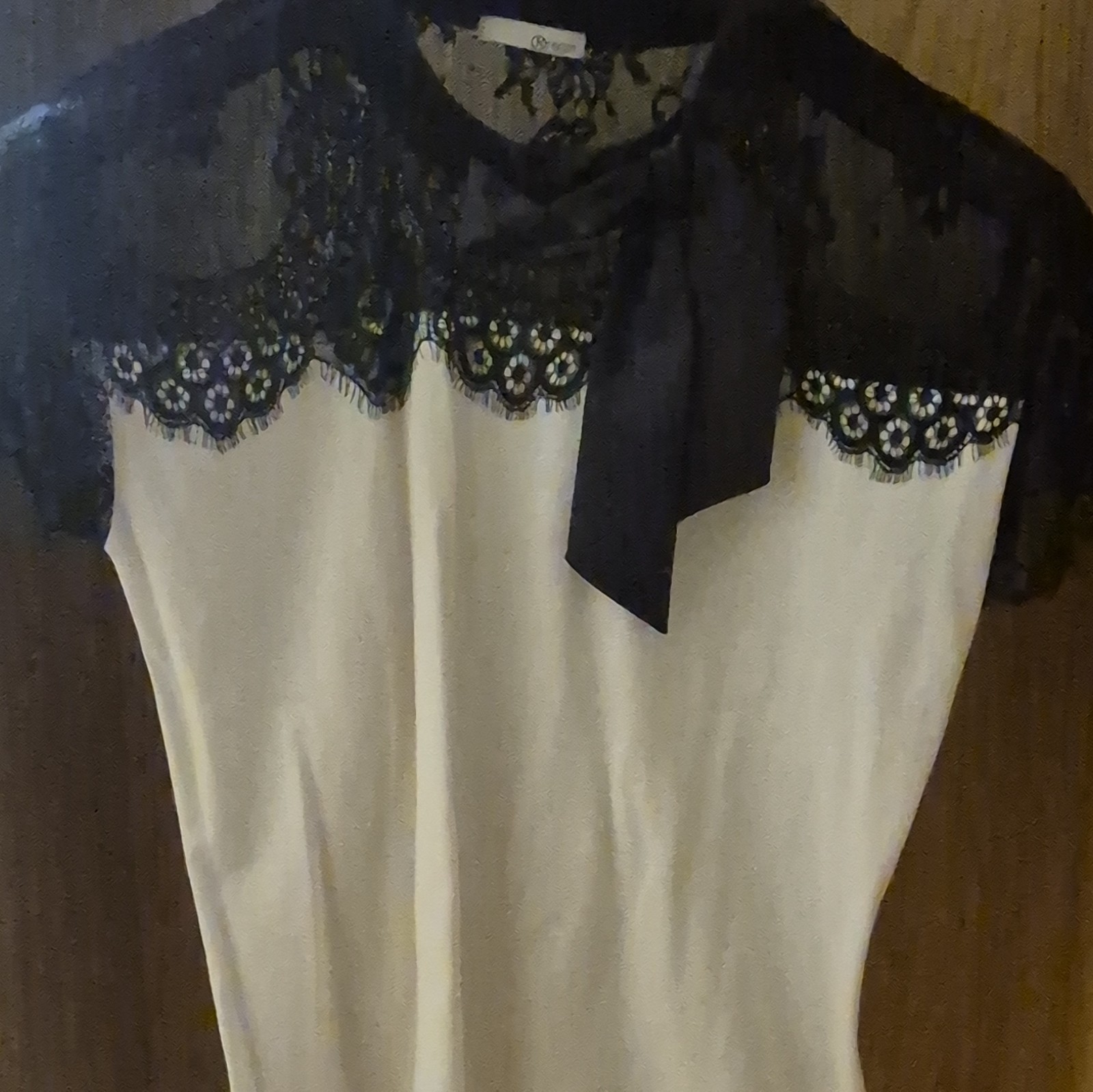 Relish  Donna M bianco/nero in pizzo con fiocco stile T-Shirt manica corta