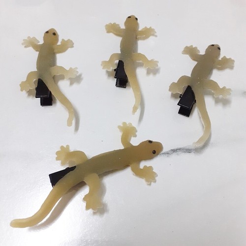 4x Haarspangen Gummieidechse realistisch gefälscht lustig Reptil Tier Streich Halloween - Bild 2 von 7