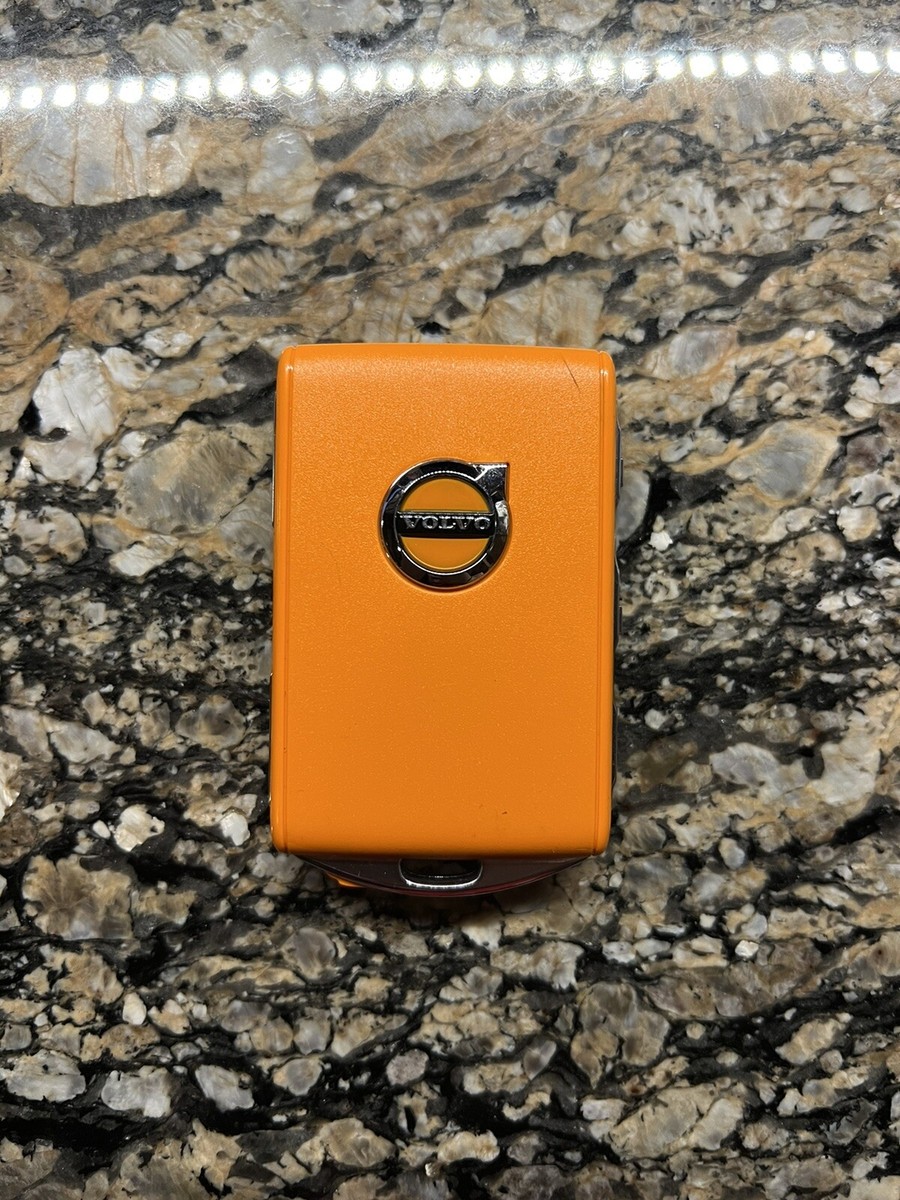OEM Volvo Smart Key Fob YGOHUF8423 32256980 – 4 Button – Chrome