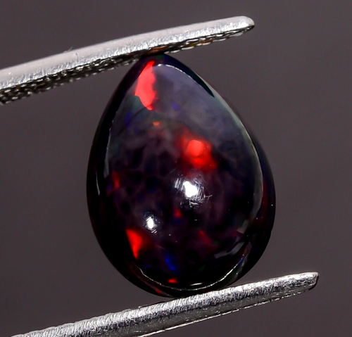 Opale Noire Naturelle D'Éthiopie 2,915 Ct - Taille Poire Cabochon Multicolore