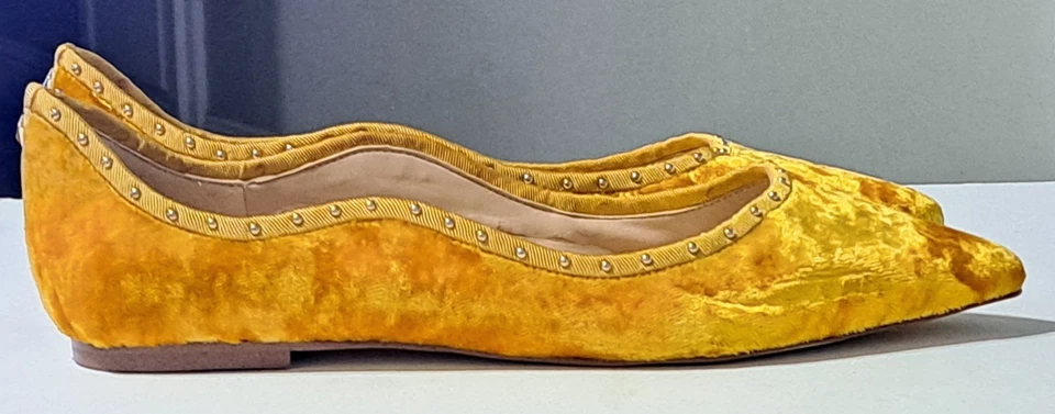Zapatos planos Sam Edelman Rivera amarillo de terciopelo aplastado con tachuelas punta talla 9 Foto 2 de 4