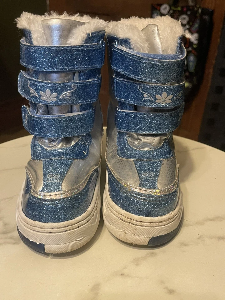 Botas de nieve de invierno Frozen para niña pequeña talla 7 azul/blanco/plateado copo de nieve brillo Foto 2 de 4