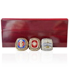 Detroit Pistons Collecting and Fan Guide 17