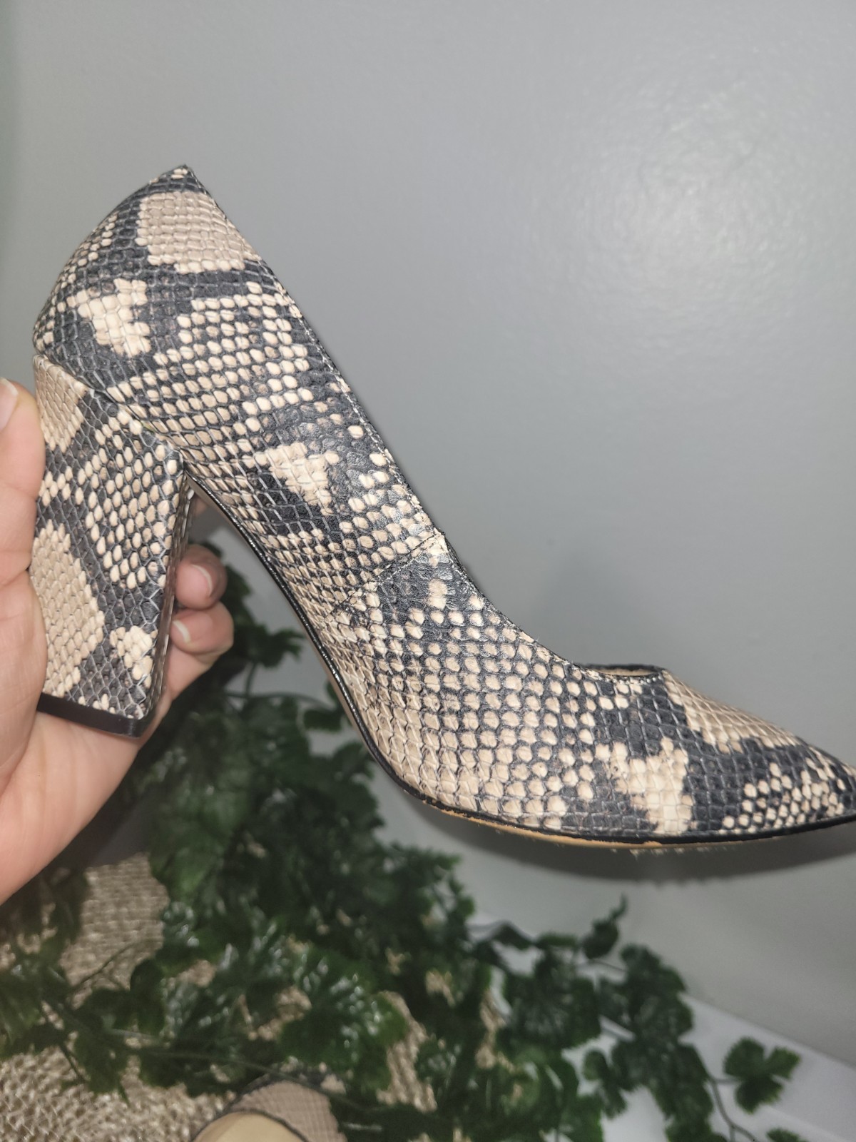 VINCE CAMUTO Snake Python Candera Triangle Block … - image 6