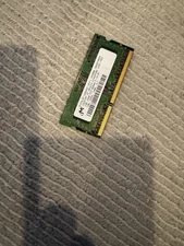 Micron MT8JSF12864HZ-1G1F1 1GB 1Rx8 204Pin SO-DIMM Non-ECC DDR3 1066MHz