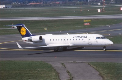 Dia D-ACJE Bombardier CRJ-100LR Lufthansa Flugzeug 35mm ungerahmt O127-2-3