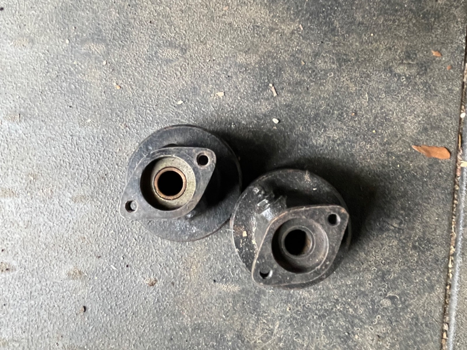 2BANTAM ENGINE PARTS, UNKNOWN  AS PER  PHOTO
