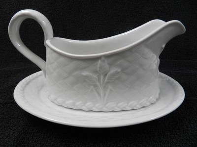 Royal Worcester 51 Embossed Wheat Gravy Boat and Plate Porcelain England-FLAW