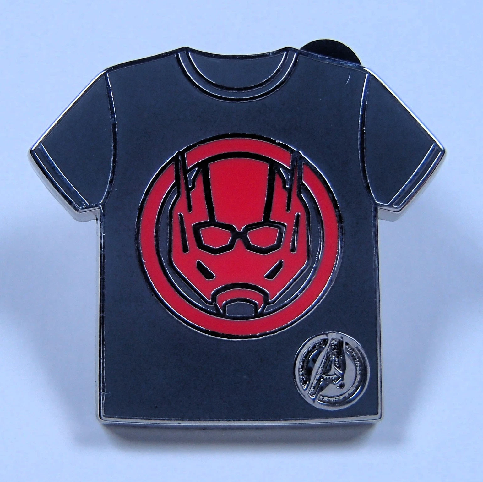 Disney Pin 2024 WDW Hidden Mickey Superheroes T-shirts - Ant Man CHASER [164970]