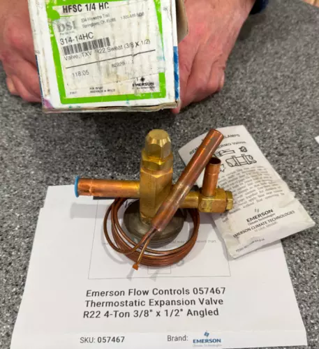 Emerson Flow Controls 057467 Thermostatic Expansion Valve R22 4-ton 3/8" x 1/2"