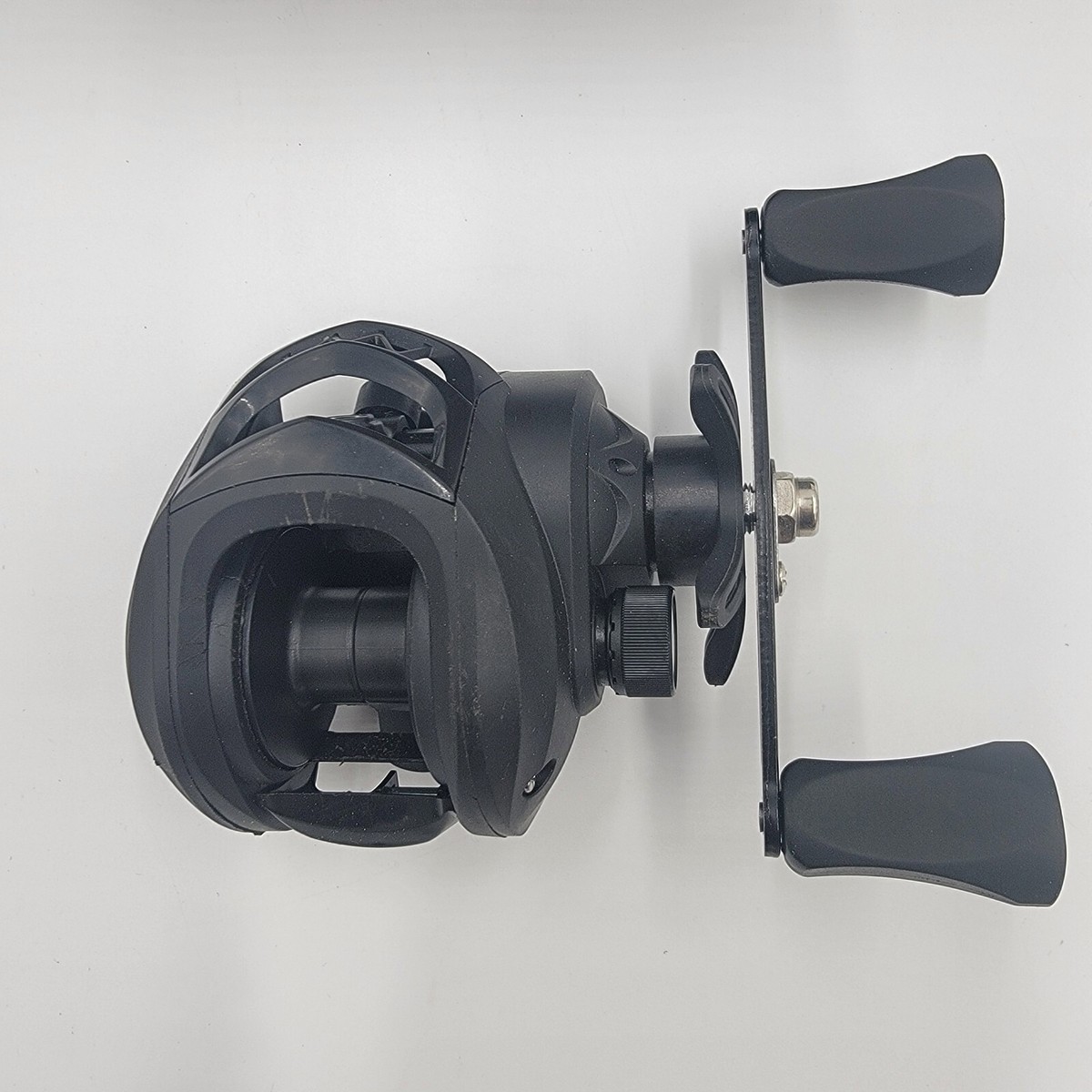 Baitcaster Fishing Reel Right Hand 7.2:1 Ratio Black 18+1 BB 12 Brake Adjustment Baitcaster Fishing Reel Right Hand 7.2:1 Ratio Black 18+1 BB 12 Brake Adjustment