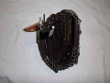 DUDLEY 42-682 DK BROWN /SOFTBALL 12 1/2"GLOVE rH THROWER GOES ON LEFT HAND 