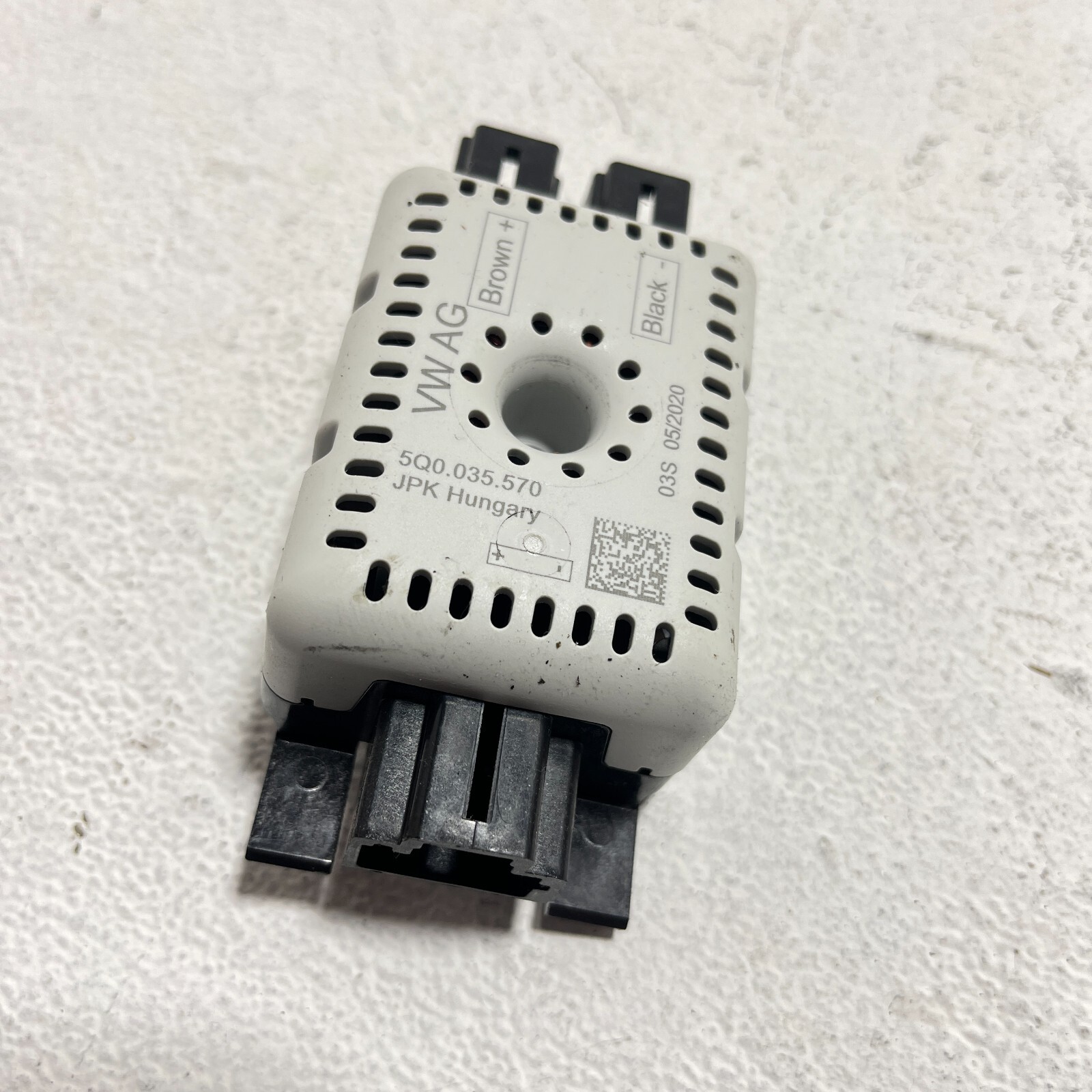 VOLKSWAGEN ATLAS 2018-2024 RADIO ANTENNA AMPLIFIER NOISE SUPPRESSOR FILTER OEM