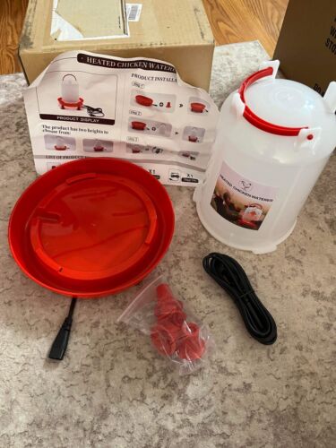 heated chicken WATERER 64 OZ Gifank With 4 legs to keep off ground or Hang up  - Picture 1 of 4