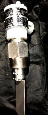 DWYER LIQUID FLOW SWITCH: PADDLE 3 1/2 IN PIPE THREAD 1 1/2'', SS MODEL V4-SS-2-U