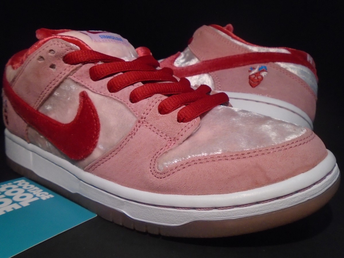 NIKE DUNK LOW PRO QS SB STRANGELOVE SKATEBOARDS VALENTINE'S