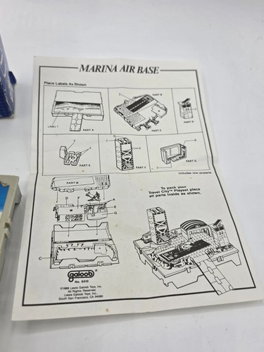 Vintage 1988 Galoob Micro Machines Travel City Marina & Airport Playset Cib - Picture 2 of 14