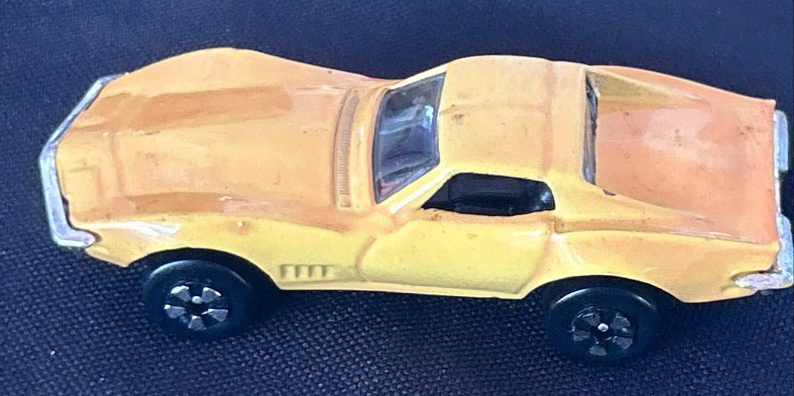 PlayArt Corvette Stingray - Vintage 1980s Peelers