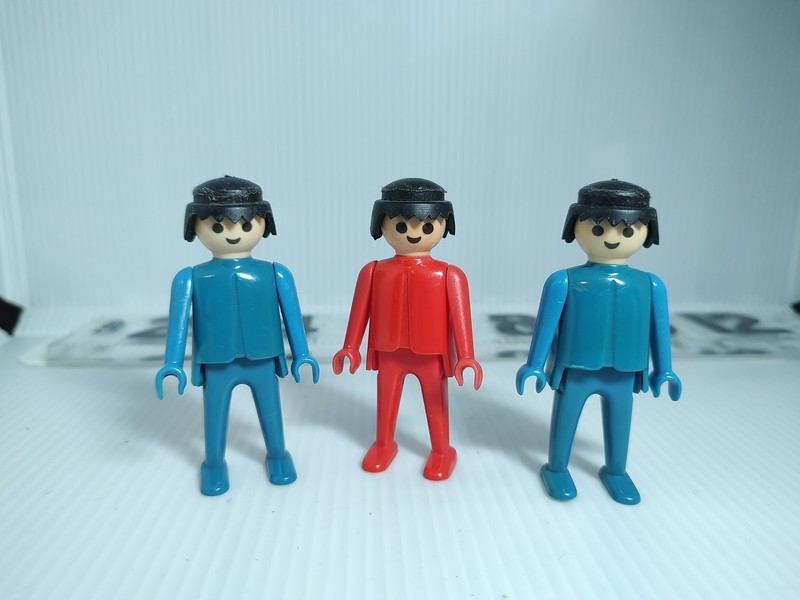 3 Playmobil geobra 1974 Male Figures Vintage- See pictures