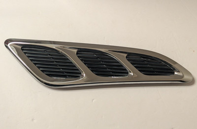 2011-2017 Infiniti QX56 QX80 Fender Vent Trim Passenger Right Side OEM Near Mint