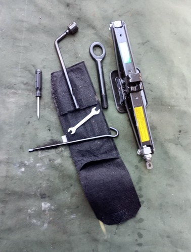 KIA SORENTO MK2 2009-2015 2.2 CRDI LIFT JACK TOOL KIT BAG