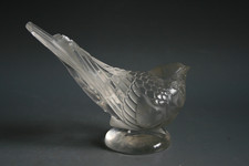 RENE LALIQUE FERMACARTE IN VETRO CHARDONNERET HARDI - CIRCA 1931