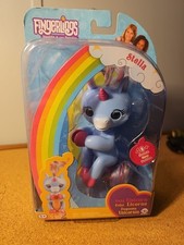 WowWee Fingerlings Baby Unicorn Stella Interactive Blue Figure NIP 40 Sounds