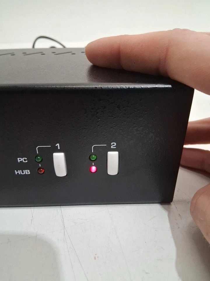 KVM Switch TRENDnet 2-Port Dual Monitor DisplayPort  with Audio - 2-Port USB 2.0 - Image 2 of 4