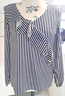 '' Barbara Mode'' Fleet Blouse in White/Black, Size L