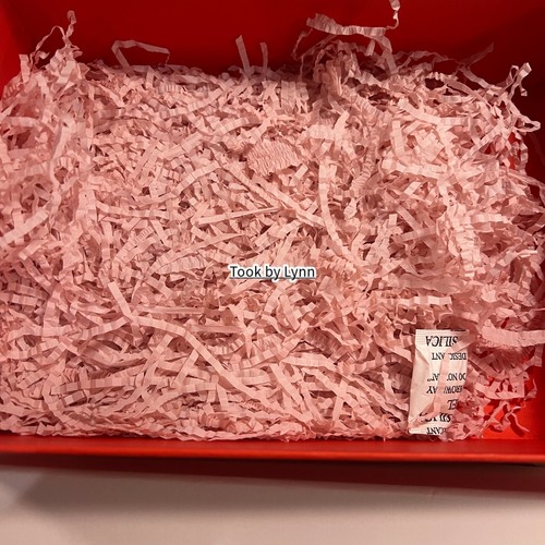 Cult Beauty Lookfantastic Boots Big Brands Empty Gift box With Shredded Paper - Imagen 24 de 46