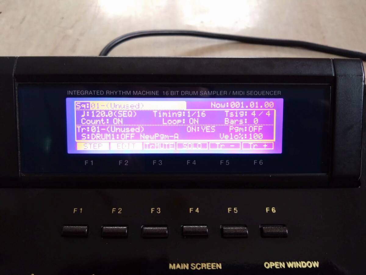 AKAI MPC 2000XL Custom Black with CF Drive,100V, Includes AKAI MPC 2000XL Custom Black with CF Drive,100V, Includes
