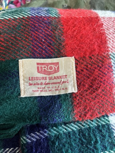 VINTAGE Leisure Blanket Tartan Plaid Wool Throw Stadium Red Blue Fringe EUC - Picture 5 of 5