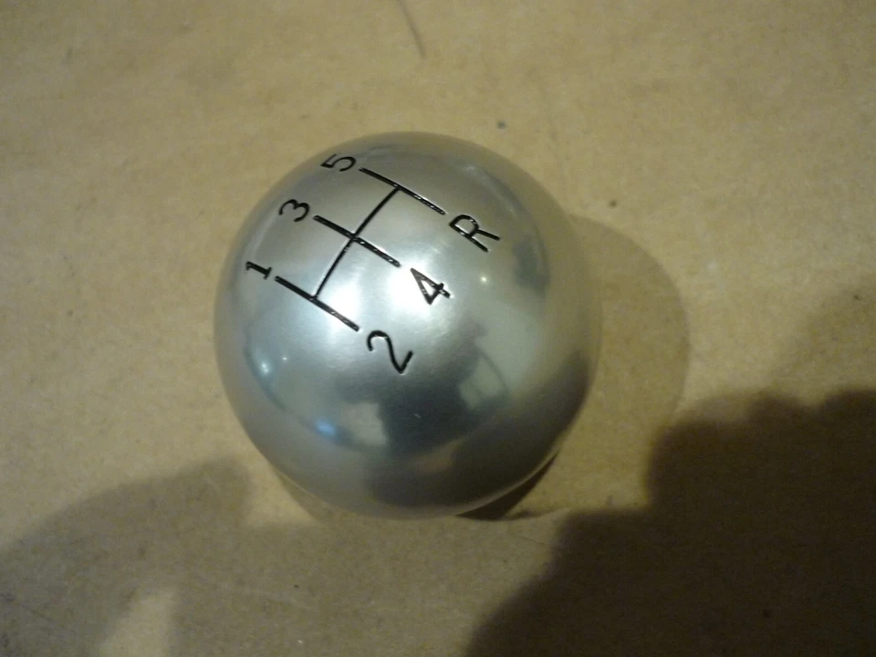 Ferrari 365,400,400i,412 - Pomo de cambio de marchas 5 velocidades - P/N GN05B-47A Foto 3 de 4