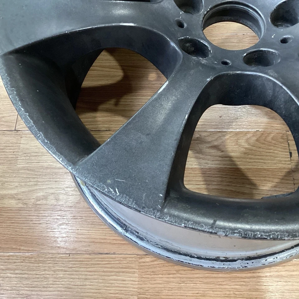 B BMW 525i 528i 530i 535i 545i 550i 2005-2010 18"x9 factory OEM REAR wheel rim - Image 2 of 4