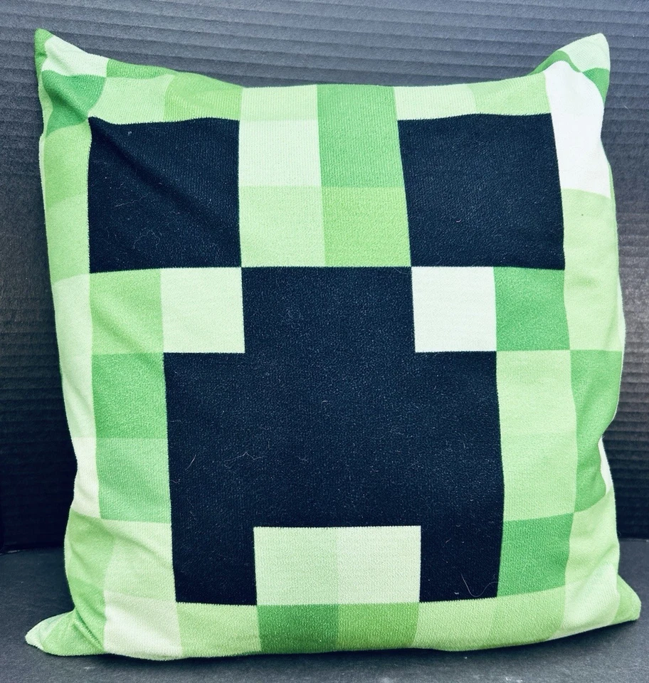 Minecraft Creeper Plush Soft Gray/Green Blanket 87” X 61” And Pillowcase wPillow - Image 4 of 4