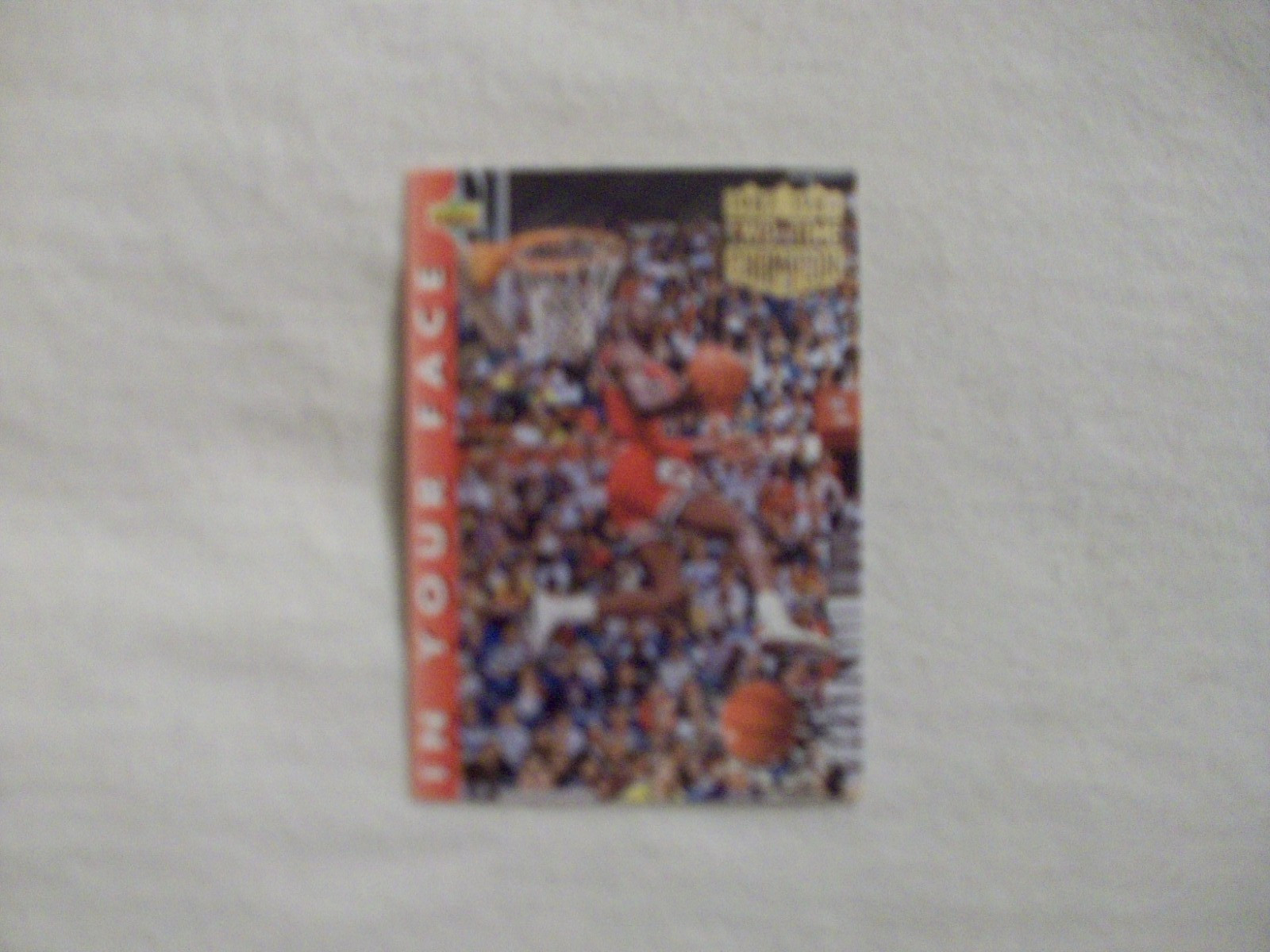1992-93 UPPER DECK # 453 MICHAEL JORDAN IN YOUR FACE CHICAGO BULLS