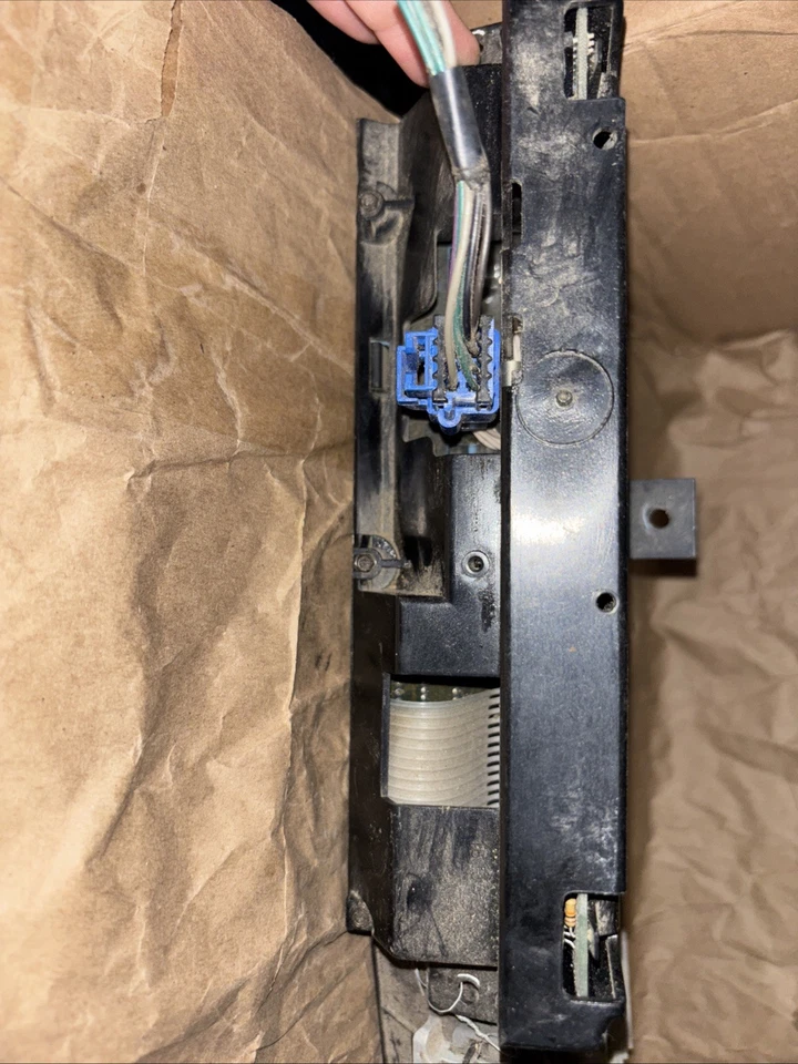 91 92 93 94  Buick Park Avenue LeSabre AC HEATER AIR TEMPERATURE CLIMATE Control - Image 3 of 4