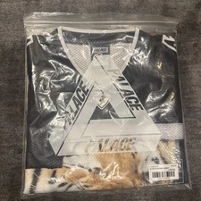 Palace No Bitin’ Hockey Jersey Black Size Large *IN HAND* NWT