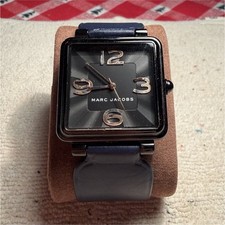 Marc Jacobs MJ1531 "Vic" Square Watch - Navy & Black