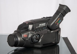 CANON UC3000 VIDEO 8 CAMCORDER IDEAL ALS ABSPIELGERÄT WIE NEU ORIGINALZUB.
