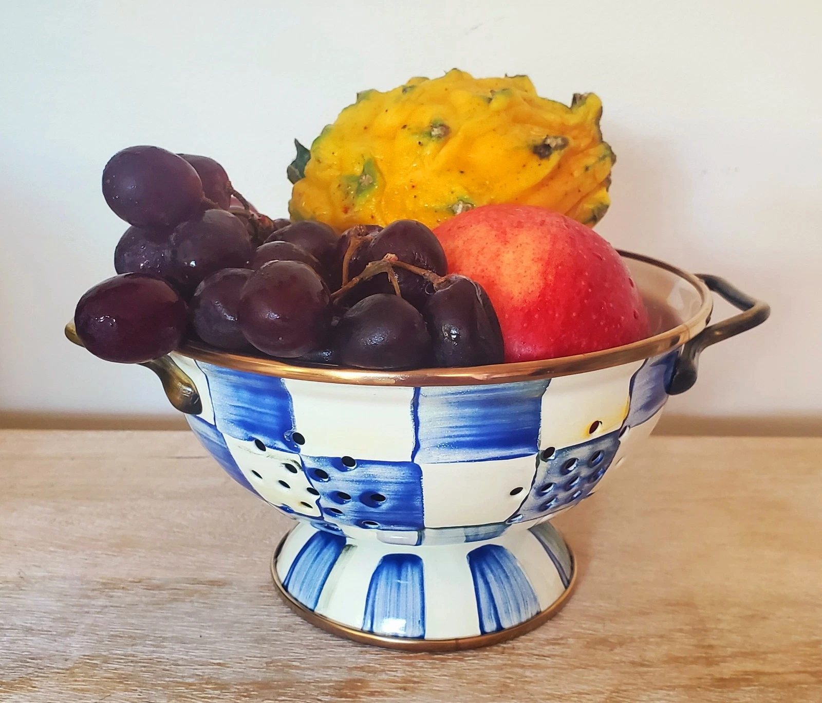 Mackenzie Childs Royal blue Check colander small 1 qt. 6.25"W x 3.5"H NEW! GIFT
Opens in a new windo