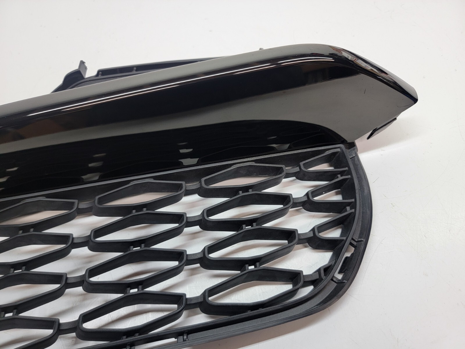 ROLLS ROYCE CULLINAN FRONT RIGHT LOWER BUMPER GRILL OEM 7448916 5111659978