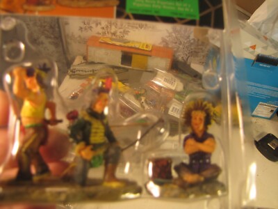 Lemax Spooky town Two Indians and Chief, Retired, original packaging 22595, 2002