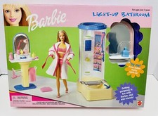 1999 BARBIE LIGHT-UP BATHROOM PLAYSET 67555-95 NRFB SEALED