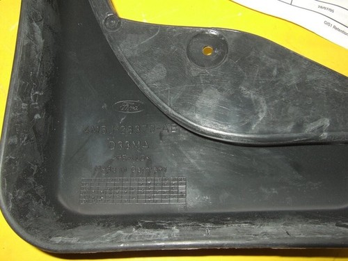 NEW GENUINE FORD FOCUS Mk2/REAR/MUDFLAPS/SPLASH/GAURDS/KIT/2004-onwards/1360698 - Picture 10 of 12