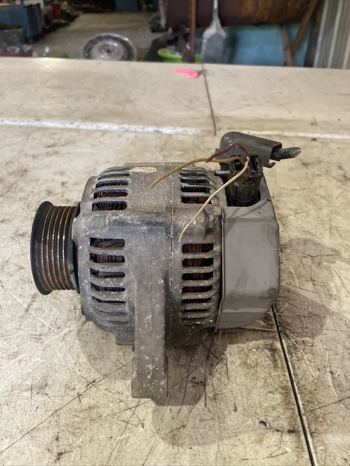 99-03 Lexus ES300 Alternator 6 Cylinder SOLARA 892166 - Image 3 of 4