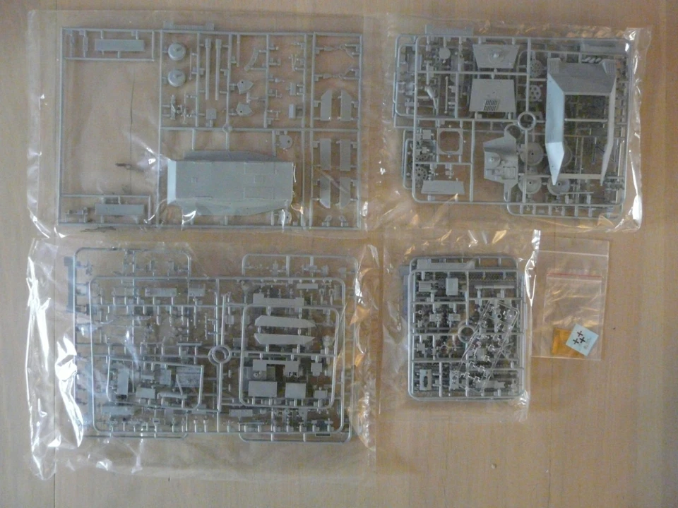 Maquette Char WWII 1/35 DRAGON Ref 6815 Vollkettenaufklärer 38 w/7,5cm Kanone 5 - Photo 2/3