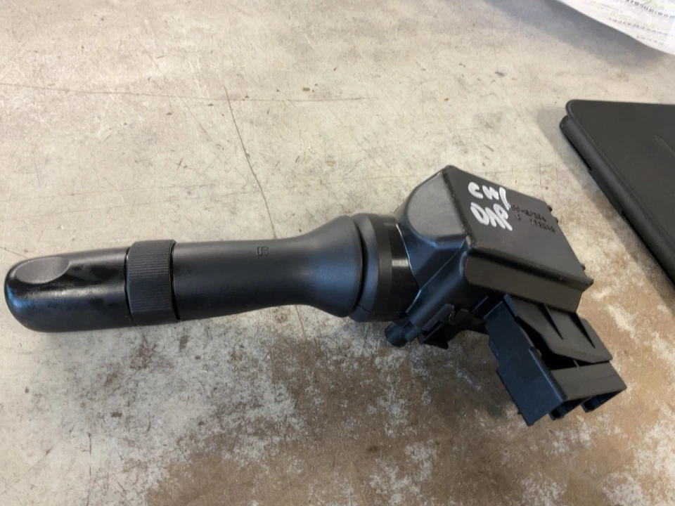 WINDSHIELD WIPER CONTROL SWITCH RH 2012 SUBARU IMPREZA SEDAN 2.0L - Изображение 2 из 3